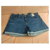 Levis ladies shorts size 14/32