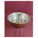 Bundt cake pan