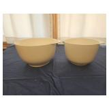 Betty Crocker mixing bowls