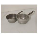 Aluminum measuring cups