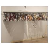 Closet clothes hangers