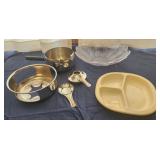 Fondue pot, plastic bowls, plastic divided dish