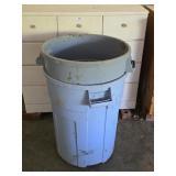 2 Trash Cans