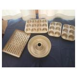 Bundt cake pan, cupcake tins