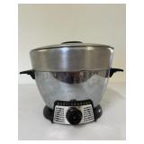 Westinghouse Vintage Cooking Pot with Setting