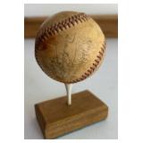 Autographed Baseball- Numerous Chicago Cubs MLB
