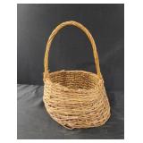 Woven handled basket 10 x 6