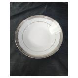 Legendary by noritake Crestwood platinum 7.5"
