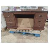 Executive desk. Needs a key 60 x 29.5 x 30