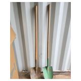 2 Round Shovels