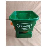 Scotts HandyGreen II spreader