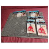 2 litter trap mats and 4 cat claw clippers