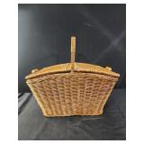 17x15.5x12 vintage wicker picnic basket