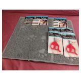 2 litter trap mats and 4 cat claw clippers