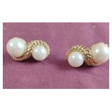 Beaded gold tone earrings