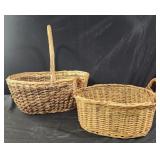 2 baskets with handles