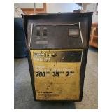 Ever start 200 amp 12 v Battery charger starter