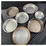 Round baking pans