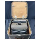 Remington Vintage Typewriter in Carrying Case