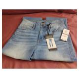 Sofia Jeans-Amaya size 4