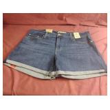 Levis shorts women's size 14/W32
