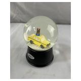 Taxi Snowglobe 2021 - Plays Carol