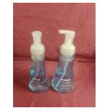 Method foaming hand wash. 2-300 ml bottles.