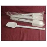 Rubbermaid 6 1/2' spatula. 6 total