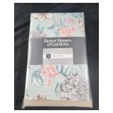 2 packs of 2 yards precut fabric Better homes and