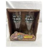 2 Larry the Cable Guy Beer Glasses