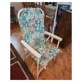 Foldable lawn chair