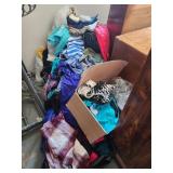 HUGE LOT OF WOMENS CLOTHES LARGE XLARGE 12 -16,