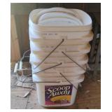 Scoop away buckets