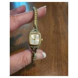 Vtg Timex ladies goldtone watch stretch band