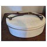 Vtg Traveling Makeup Box