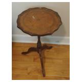 Vintage side table 13 x 22