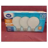 40 Watt daylight dimmable light bulbs.