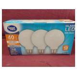 40 Watt daylight dimmable light bulbs.