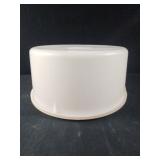Tupperware cake container