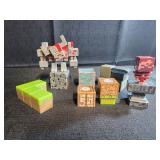 Minecraft figurines and blocks