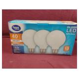 40 Watt daylight dimmable light bulbs.
