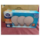 40 Watt daylight dimmable light bulbs. 4-4 ct