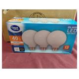 40 Watt daylight dimmable light bulbs. 4-4 ct