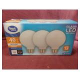 40 Watt daylight dimmable light bulbs. 4 total