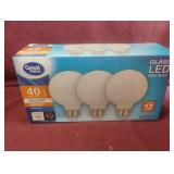 40 Watt daylight dimmable light bulbs. 4 total