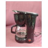 5 cup coffee maker. Powers on. Light doesn