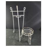 2 plant stands