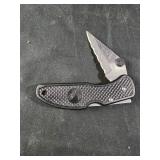 Folding pocket knife serrated blade 3"