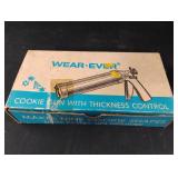 Wear-Ever cookie gun with thickness control