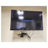 40" Samsung TV with wall mount, no remote